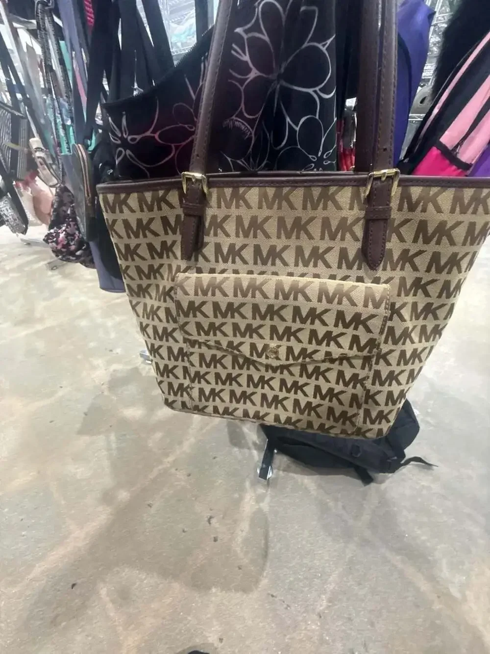 Michael Kors Jet Set Item Signature Jacquard Medium Snap Pocket Tote Bag - Picture 1 of 4